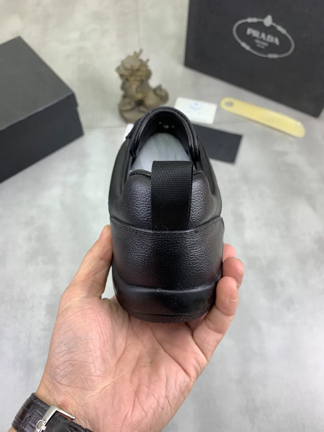 Men's Men's Shoes P400💰[New Style] The latest classic model of high-quality PRADA breathable and comfortable men's shoes is now on the official website, 1:1 copied, synchronized in Hong Kong, and on the same catwalk; all made of calfskin with breathable mesh fabric ➕Imported soft and comfortable sheep Leather lining, 🍡🍡original rubber outsole is non-slip and wear-resistant; comfortable to wear, attractive style, fine workmanship, and simple and neat shoe last, showing a man's courage and toughness, 👍size 38 to 44; 3⃣️colors🉑️ to choose from